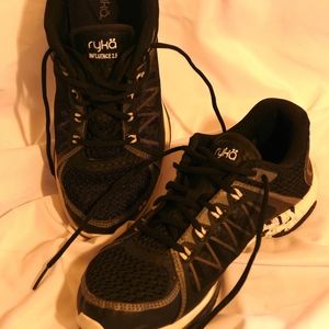 Crosstraining shoes